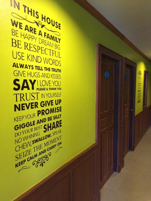 K2 Backpacker Hostel เขาหลัก ห้อง รูปภาพ
