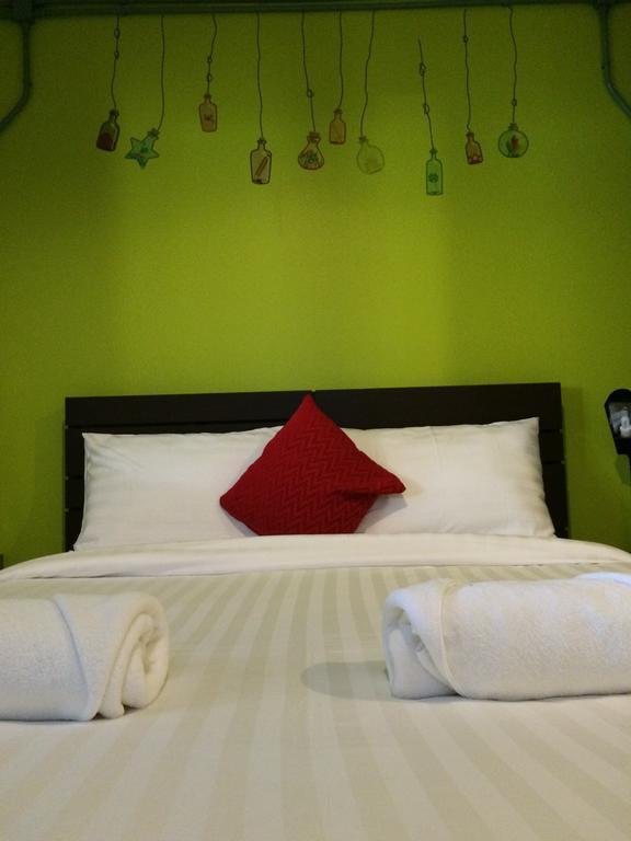 K2 Backpacker Hostel เขาหลัก ห้อง รูปภาพ